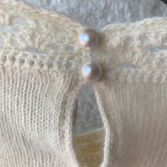 80s Embroidered Petite Fleurs Cream Angora Sweater - Picture 5 of 5